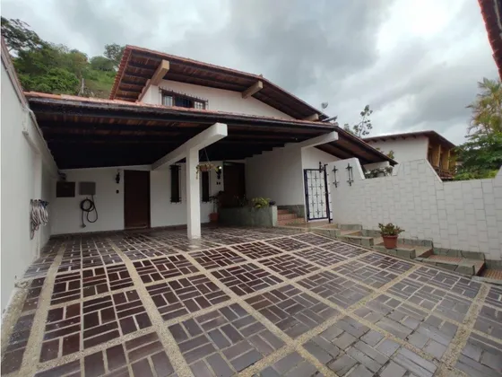 Venta De Casa En San Luis. Calle Privada. 78-24-55