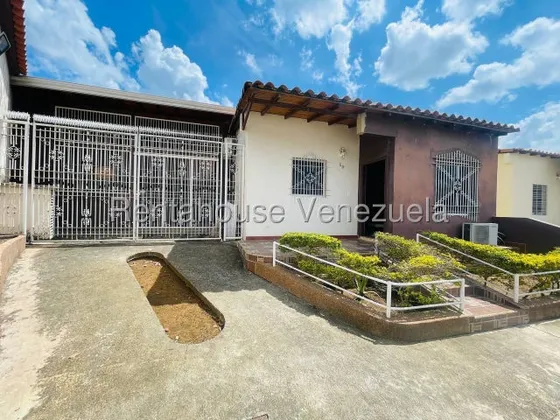 Maritza Lucena Vende Una Casa Moderna Y Segura Para Vivir, Amoblada, En Cabudare, Amplias Habitaciones, Tambien Incluido Un Apartamento Tipo Estudio. Vigilancia 24/7, 