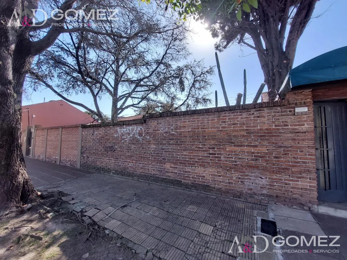 Lot Measuring 7.5 x 50 Meters – Exceptional Location