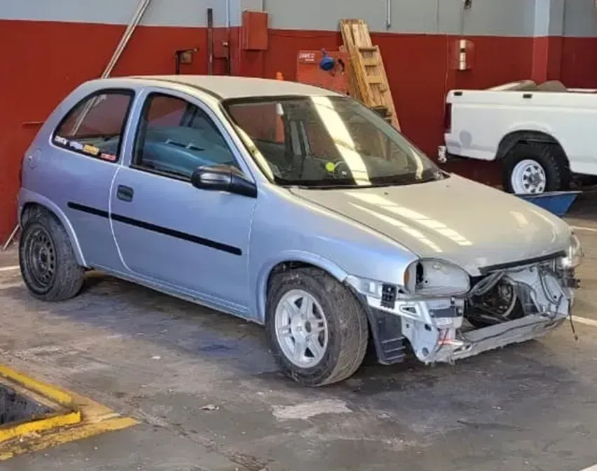 Chevrolet Corsa 3-Door 1.6