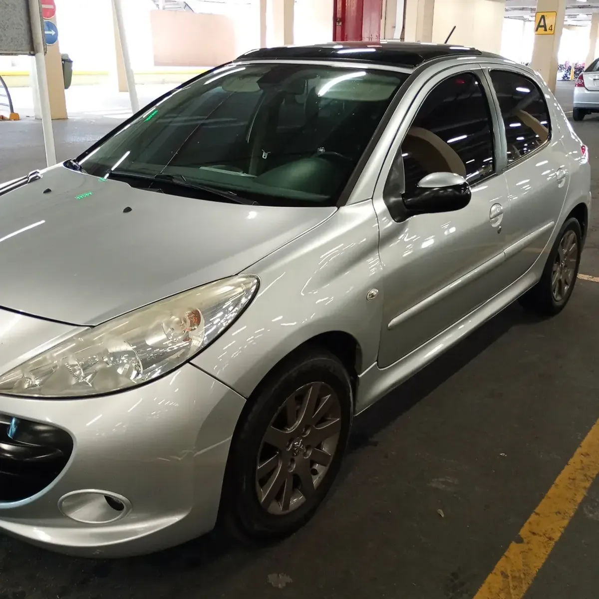 Peugeot 207 2.0 Sedan Xt Hdi Premium