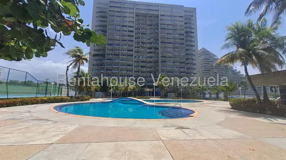 Apartamento En Alquiler Playa Grande #25-19266 Johana Blanco