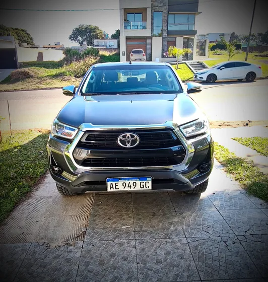 Toyota Hilux Pick-up 2.8 Cd Srv 177cv 4x2 At
