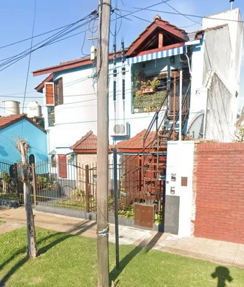 En Venta En El Palomar Hermoso 3 Ambientes En Planta Alta Tipo Casa Oportunidad. F: 9857