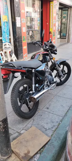 Nueva Casi Sin Uso. Esta En Garantia .aun No Tiene Chapa Pat