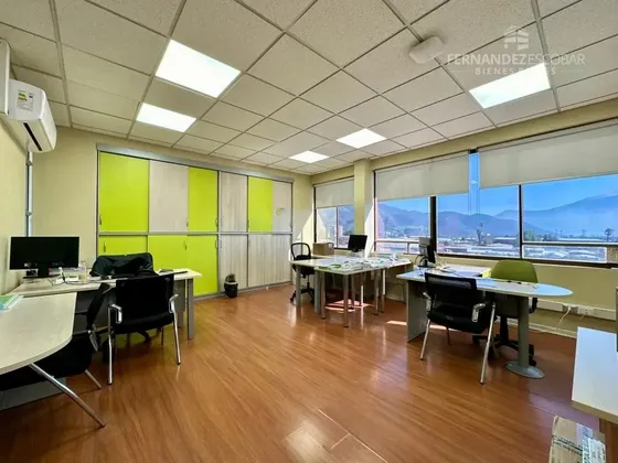 San Felipe - Arriendo Oficina 139m2 - Edificio Médico Portus