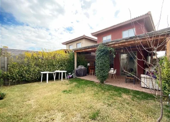 Excelente Casa En Venta De 3d/3b En Buín - Valle Tranquilo