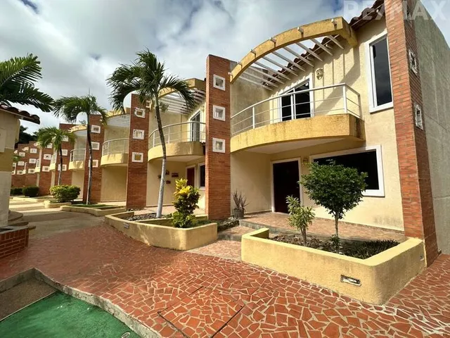 Townhouse Moderno En Conjunto Cerrado, Con Moderna Cocina En Pampatar, Zona Cerca De Centros Comerciales Y Zona Gastronómica De La Isla De Margarita, Estado Nueva Esparta