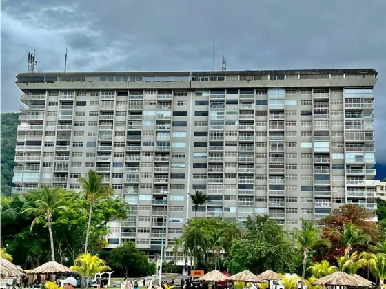 Se Vende Ph 145,22m2 3h/3b/1p Camuri Grande
