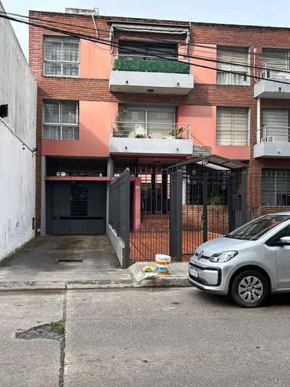 Se Vende Garage En Pocitos Con Alquiler