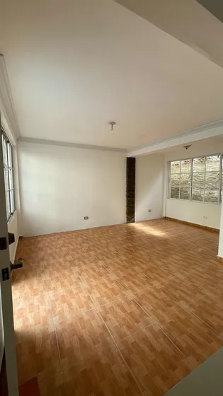 Alquilo Local Comercial Próx A La Kennedy