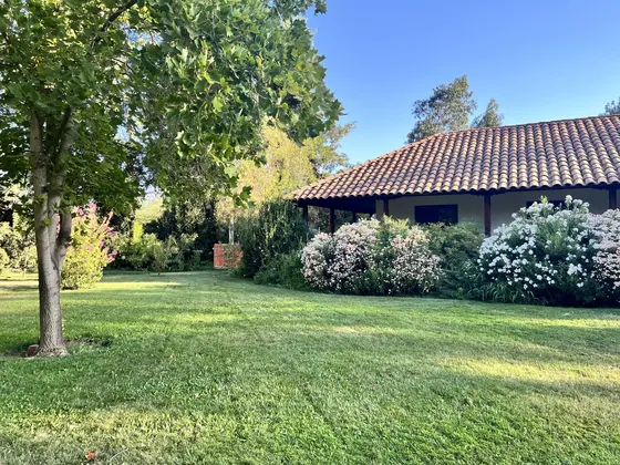 Casa Estilo Chilena Con Jardín Soñado