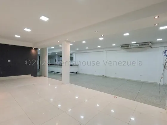 Francisco Rojas Norscia Rentahouse Del Este, Alquila Amplio Local Comercial A Pie De Calle En Pleno Este De La Ciudad, 2 4 - 1 7 0 4 0, Ideal Para Invertir En Negocio Comercial O Almacen, Llama Ya!!!
