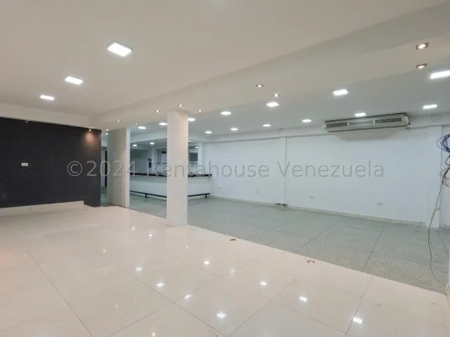 Francisco Rojas Norscia Rentahouse Del Este, Alquila Amplio Local Comercial A Pie De Calle En Pleno Este De La Ciudad, 2 4 - 1 7 0 4 0, Ideal Para Invertir En Negocio Comercial O Almacen, Llama Ya!!!