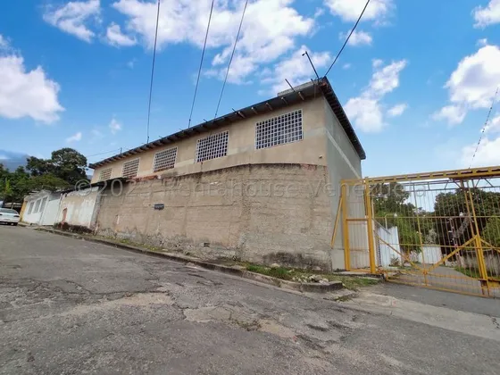 En Venta Lote De Locales Comerciales Con Oficinas Modernas En El Limon Listos Para Desarrollar Su Negocio Kg:25-16189