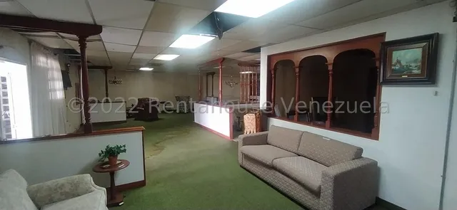 Casa En Venta En Barquisimeto Urb Del Este Dispone De 1044m2 Con Todos Los Servicios Basicos Y En Optimas Condiciones Cod 25 3211 Comunicate Soy Gabi Irastorza                                         