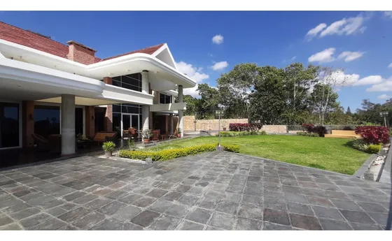 Se Vende Quinta 900m2 La Lagunita 6415