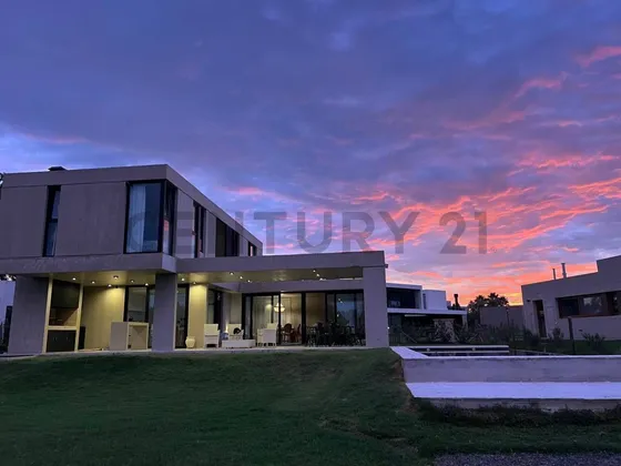 Casa En Venta Country Lomas De City Bell