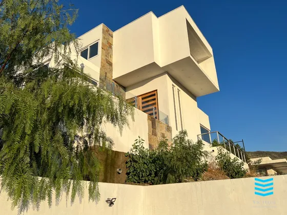 Oportunidad La Reserva, 270m2 Construidos, Tasación Uf18.502