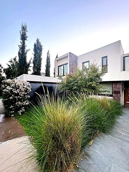 Casa Remodelada En Los Bosques De Chicureo