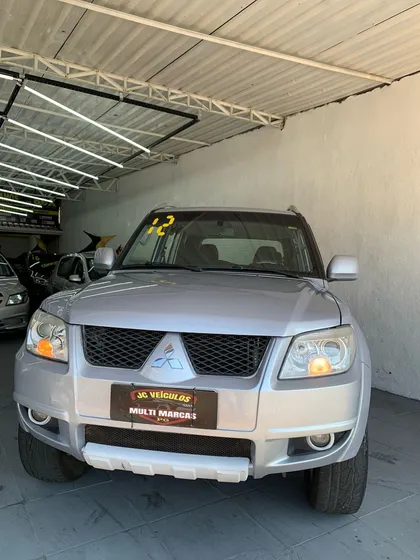 Mitsubishi Pajero Tr4 2.0 4x2 Flex Aut. 5p