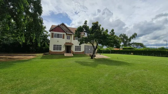 Annic Coronado Vende Hermosa Casa  En El Safari Ref. 284213