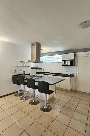 Apartamento En Alquiler En Lecheria  En El C.r Aves De Bora Bora 