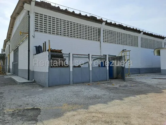 Se Vende Galpon Unificado De 4101mts Zona Industrial Cagua Posee (banco De Transformadores, Planta Electrica, Pozo De Agua Y Gas Directo) 26-19281 Avel