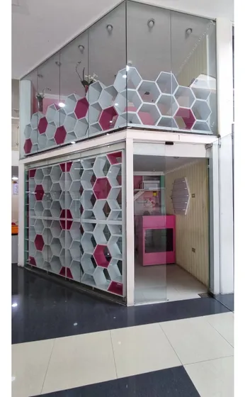 Se Vende Local Comercial 9m2 Vanessa Mall Charallave 9350