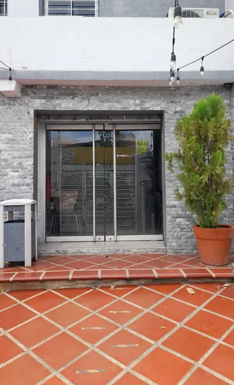 Local Comercial Amobladoen Excelente Zona De La Esmeralda -