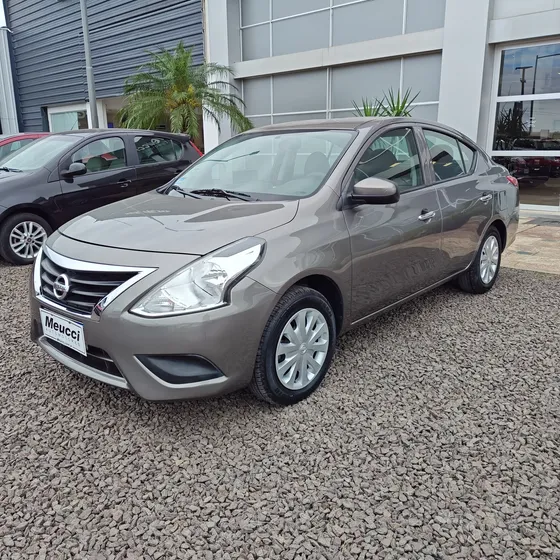 Nissan Versa 1.6 Sense Mt