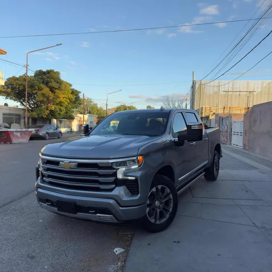 Chevrolet Silverado 5.3 V8 High Country