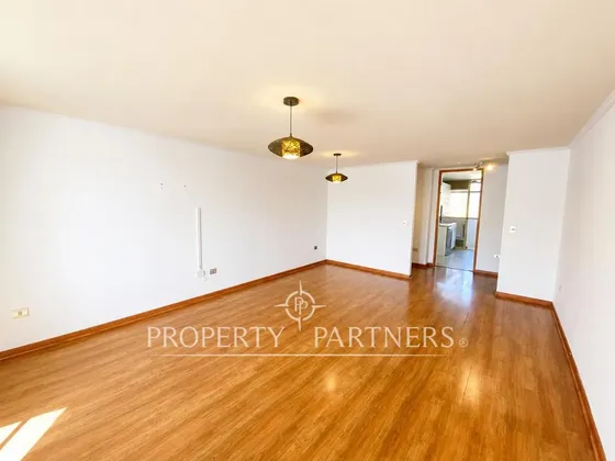 Arriendo Departamento De 2 Dormitorios + Escritori...