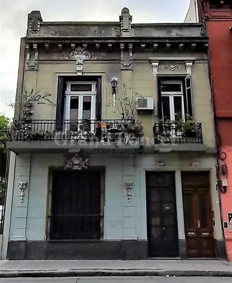 Ph De 5 Ambientes Con 2 Patios A Reciclar