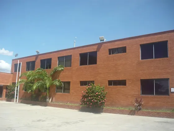 Mp En Venta Galpón Con Edificio En Los Guayos
