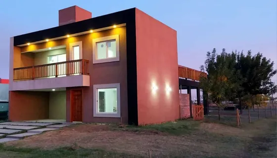 Oportunidad!!! Dueño Directo Casa En 2 Plantas, Club De Campo Santo Domingo.