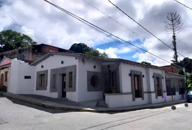 Venta Casa Comercial En El Pueblo Del Hatillo Hr