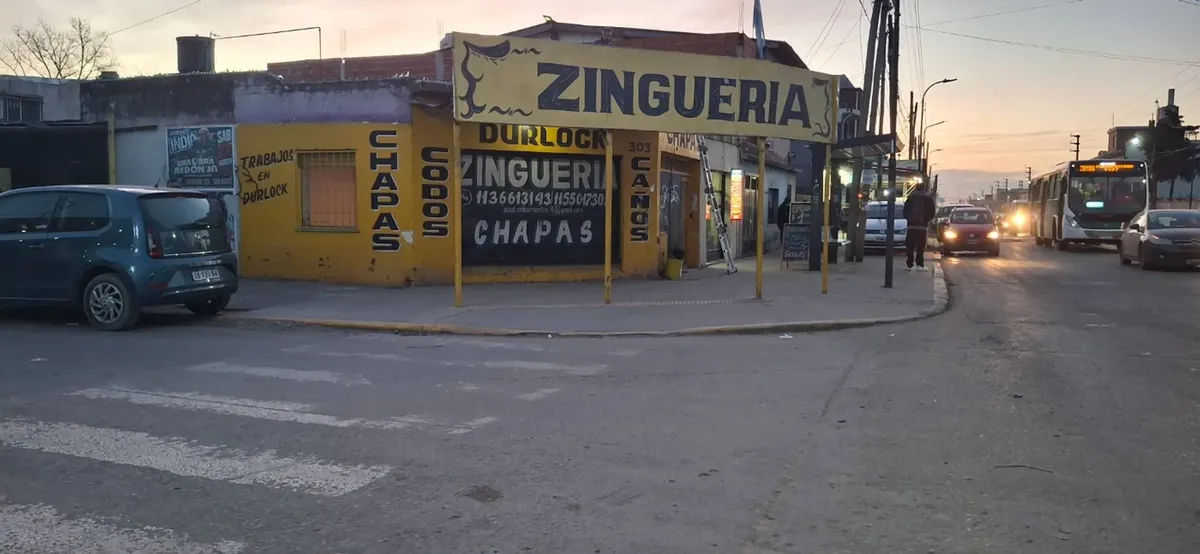 Commercial Premises for Rent at the Corner of José C. Paz and Oribe with Storage Space