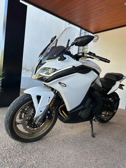 Cfmoto Gt650, 2023 Con 1300km. Como Nueva!