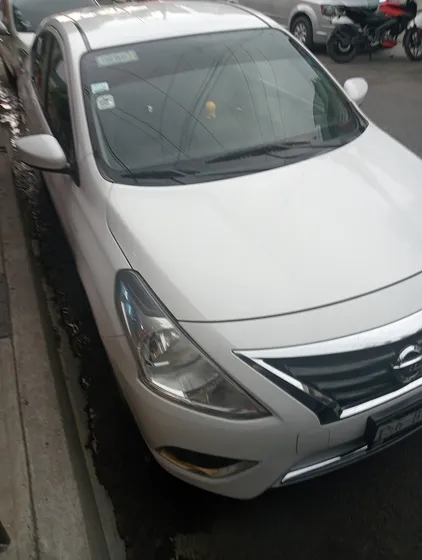 Nissan Versa 1.6 Advance Cvt