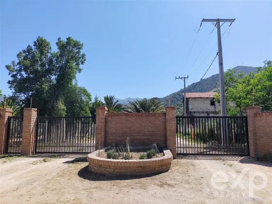 Parcela 5.000 M2 En Venta En Olmué. Luz, Agua Y Rol Propio.
