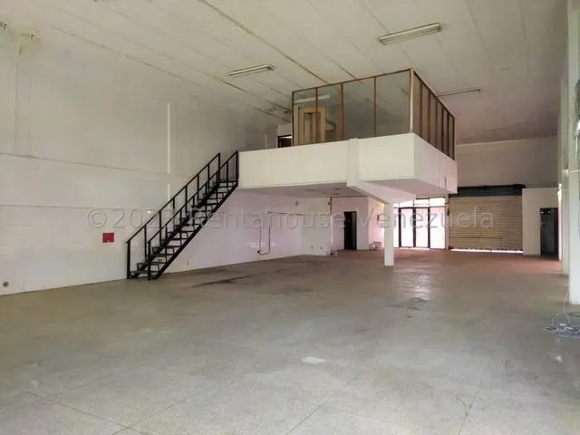 Jv Vende Gran Oportunidad: Local Comercial A Pie De Calle En Vecindario Creciente; Perfecto Para Cualquier Tipo De Negocio Innovador. 25-17245 14/05