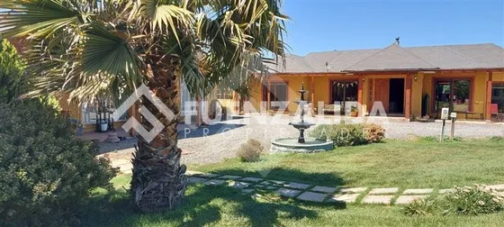 Casa En Venta De 7 Dorm. En Talagante