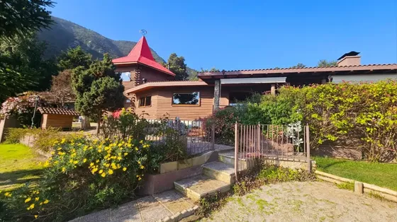 Casa En Venta En Altos De Olmué