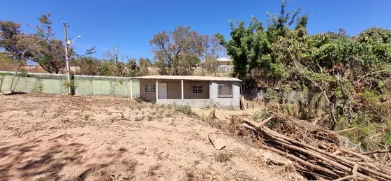 Casa A Venda 1 Suíte Um Quarto 