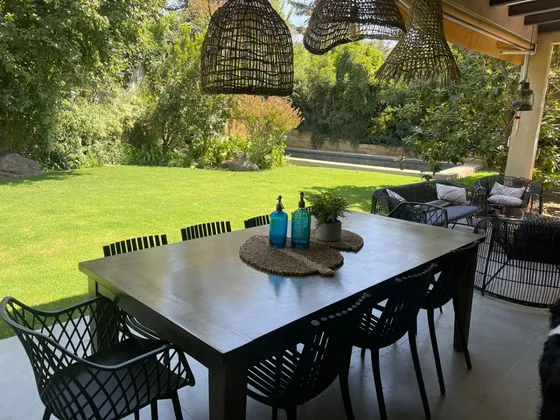 Hermosa Casa, Buenos Espacios, Gran Jardin