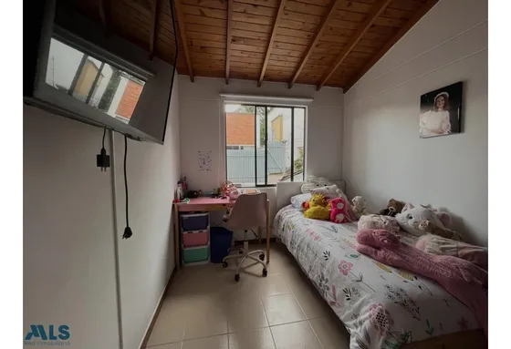 Casa 2 Niveles Unidad Cerrada(mls#254304)