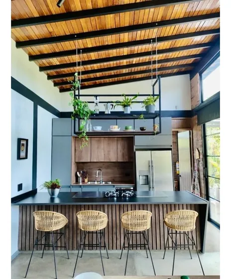 Casa En Arriendo Amoblado Entre La Vía Santa Elena Y Envigado 