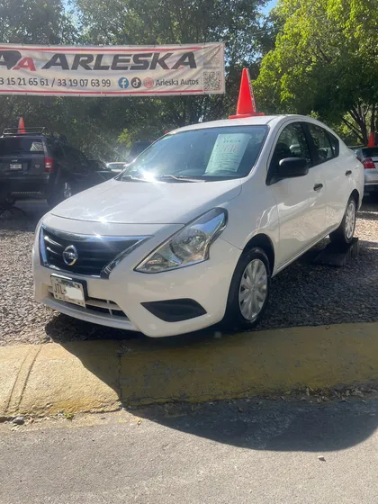 Nissan Versa 1.6 Advance Mt