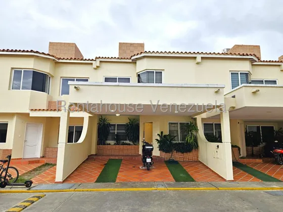 Casa En Venta En Villa Paris, Cabudare #// Mónica Carrasquel, Rah Centro Occidente /*# Oportunidad De Inversión